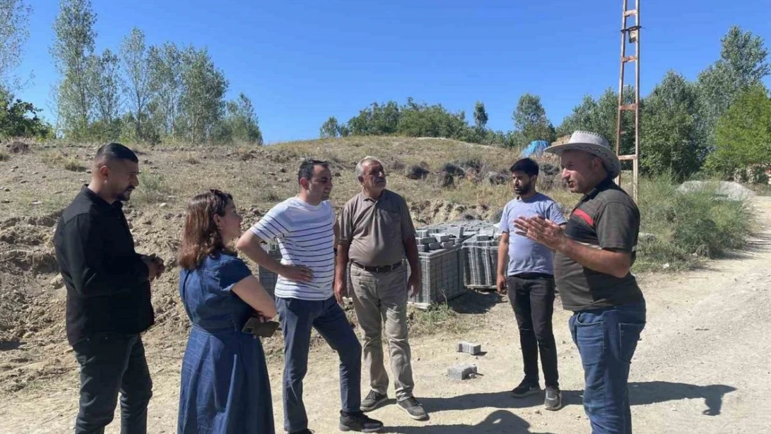 Kaymakam Karakaş, yol yapım çalışmalarını yerinde gördü