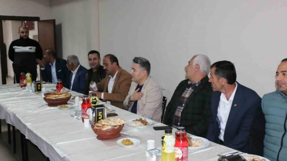 Kaymakam Özçelik, il genel meclis üyeleri ve muhtarlarla iftar yaptı