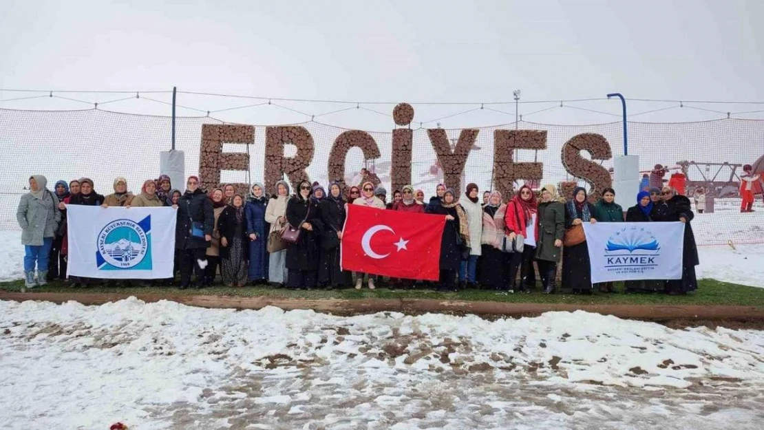 KAYMEK, Erciyes'i yakından görmeyen kursiyerlerini zirvede buluşturmaya devam ediyor