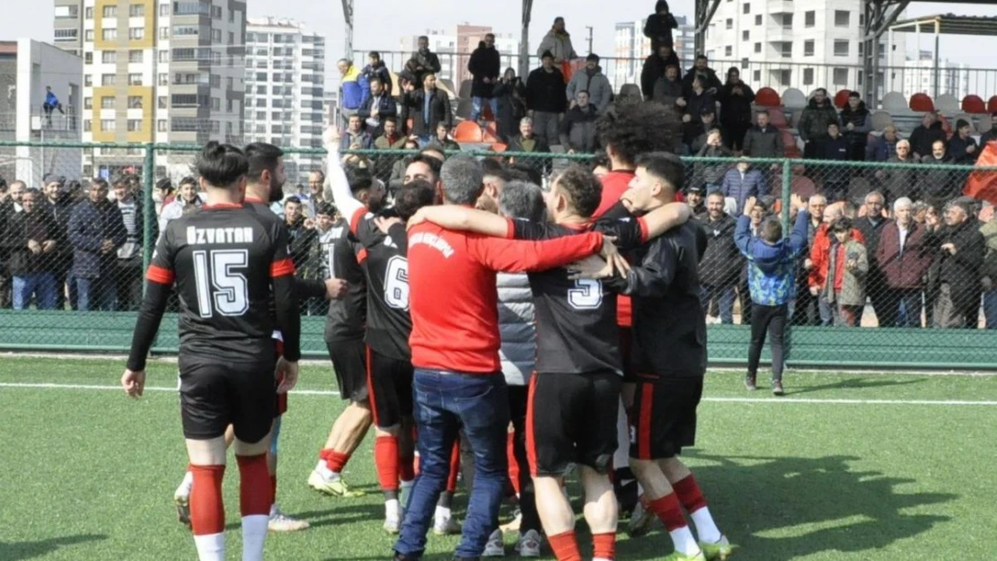 Kayseri 1. Amatör Küme: Özvatan Belediyespor: 5 - Palasspor: 0