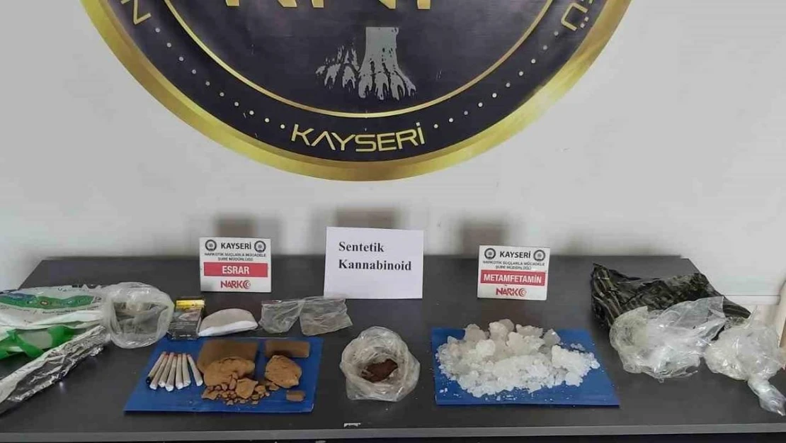 Kayseri'de 1 kilo 385 gram uyuşturucu ele geçirildi