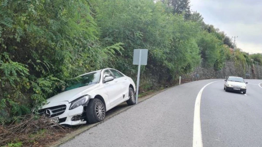 Kaza yapan otomobil terk edilmiş halde bulundu