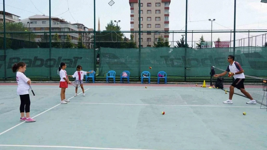 Keçiören Belediyesi'nin yaz spor okulu kayıtları başlıyor