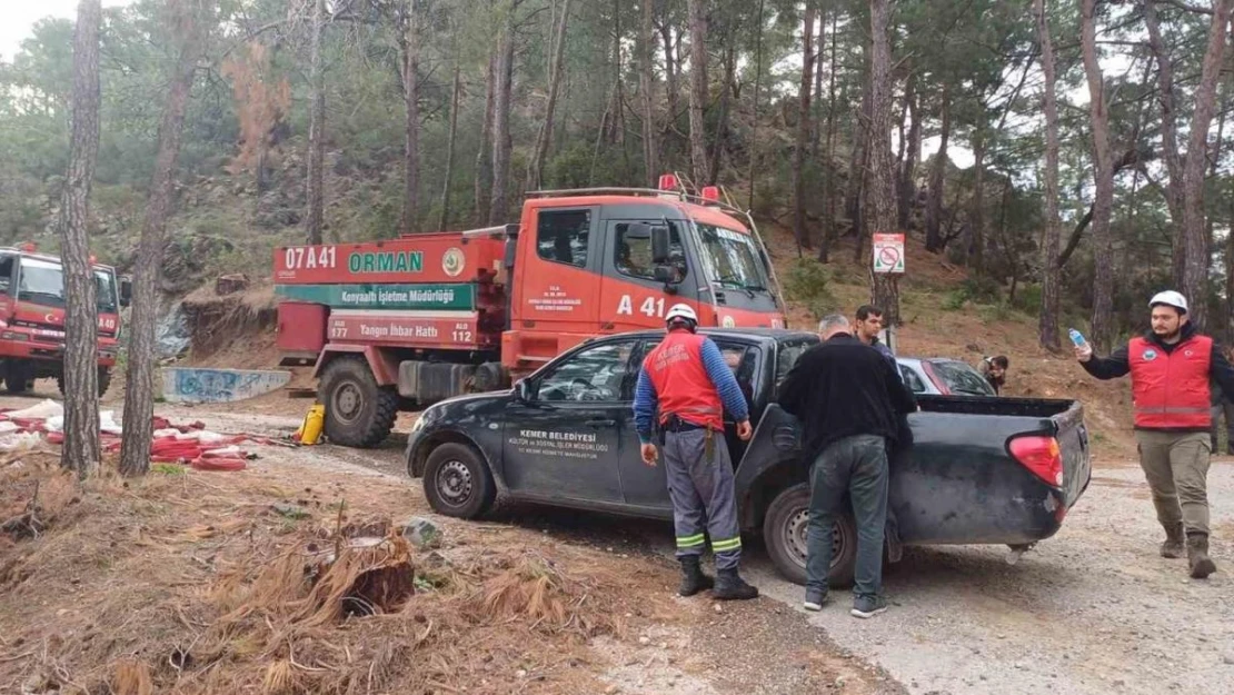 Kemer'de orman yangını büyümeden söndürüldü