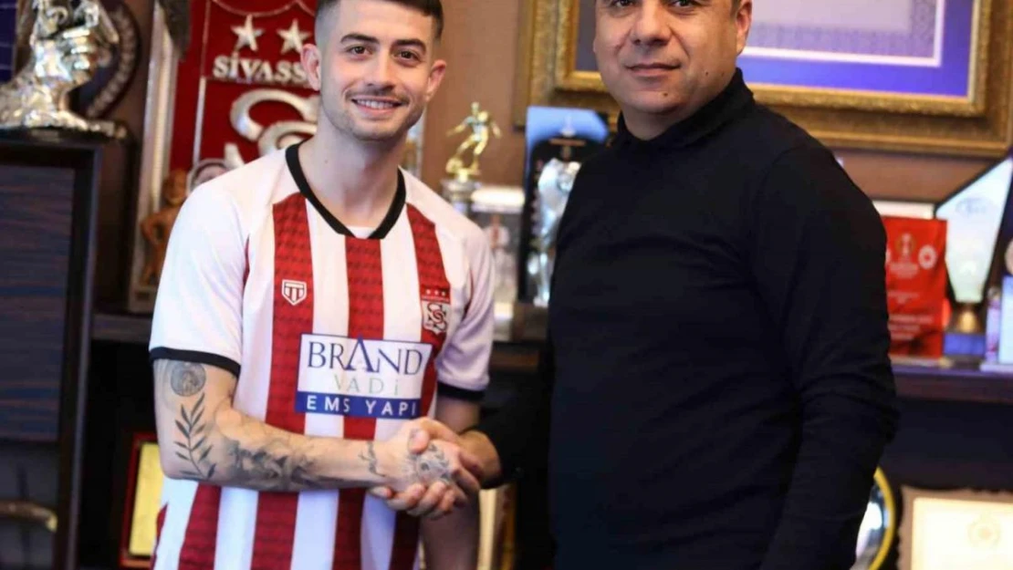 Kerem Atakan Kesgin resmen Sivasspor'da