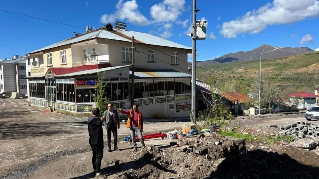 Kiğı'nın bütün cadde ve sokaklarına yangın vanası yapılmaya başlandı