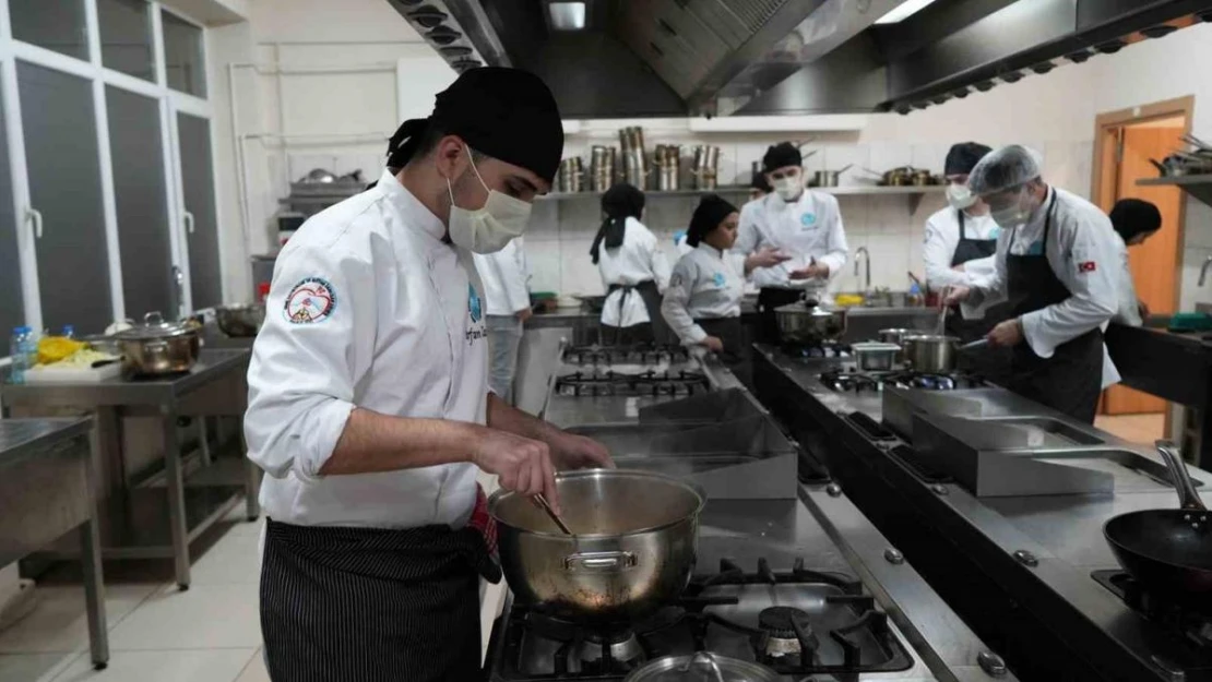 Kimi lahanadan börek yaptı kimi ise tatlı