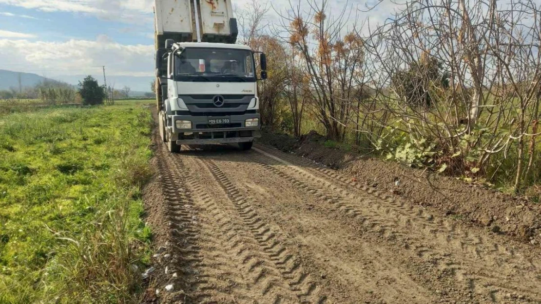 Kırsal mahallelerin yollarına Efeler eli değiyor