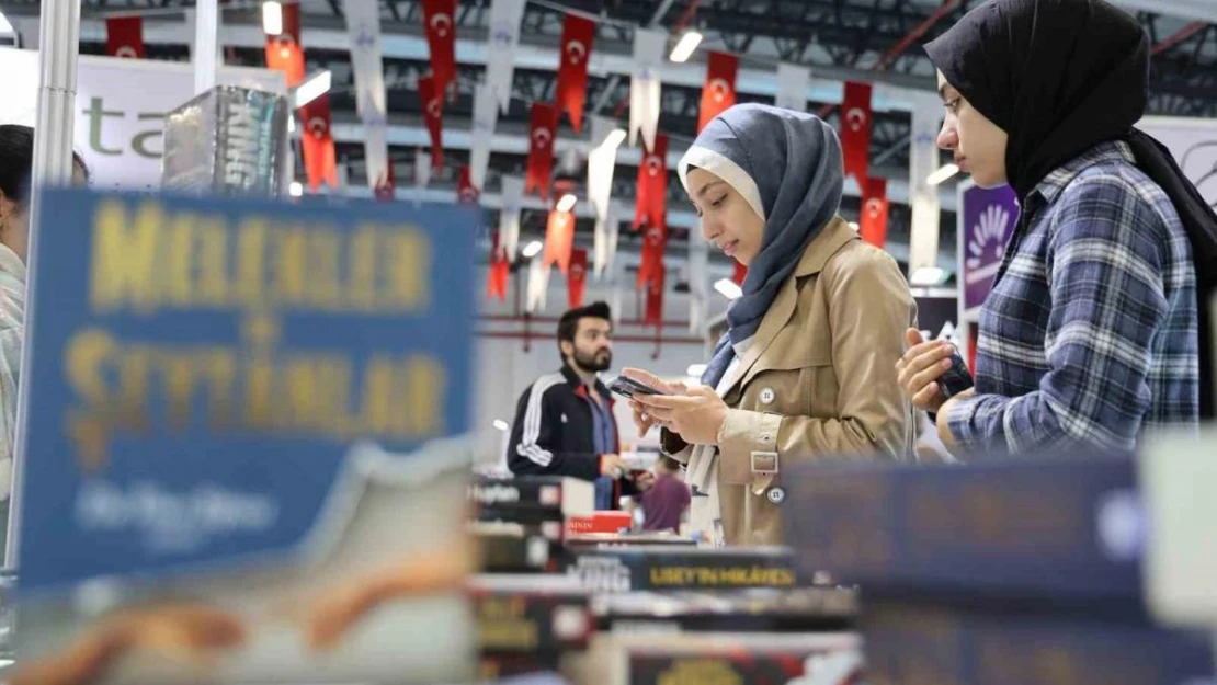 Kitap fuarını 9 günde 1 milyon kişi ziyaret etti