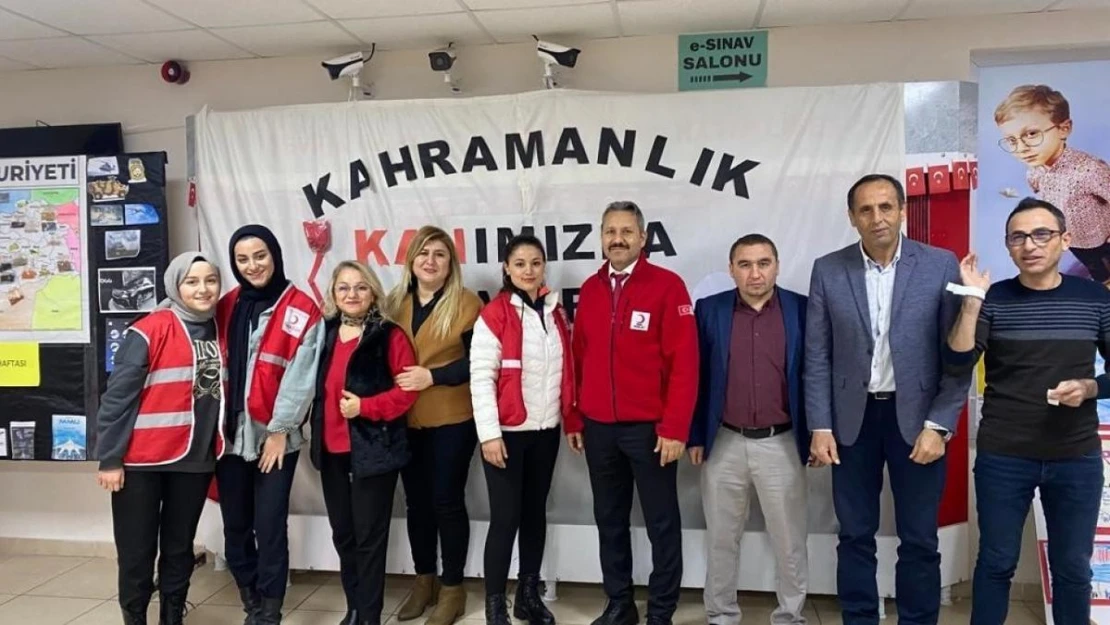 Kızılay'dan 560 kan bağışı yapan Osmancık'a kurumsal kan bağış madalyası