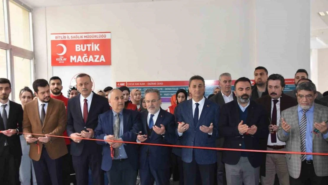 Kızılay'dan üniversite ve hastaneye konfeksiyon mağazası