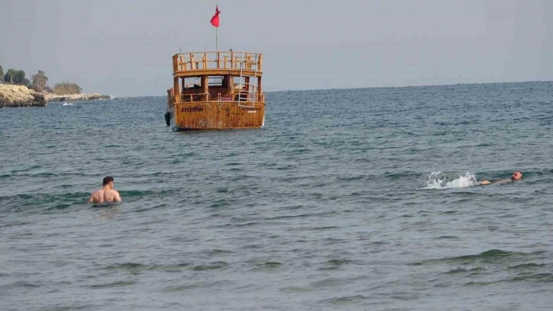 Kızkalesi'nde kış günü deniz keyfi