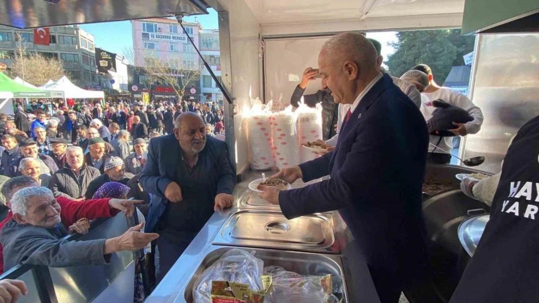 Kocaeli'de şehitler için mevlit okutuldu, yemek dağıtıldı