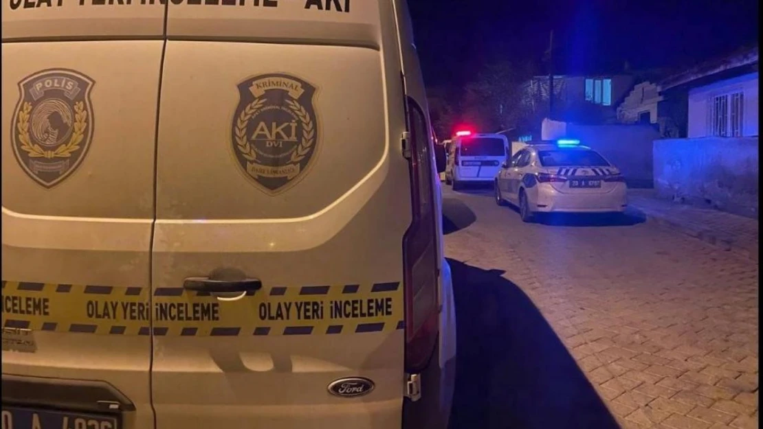 Koku gelen dairede yaşlı adam ölü bulundu