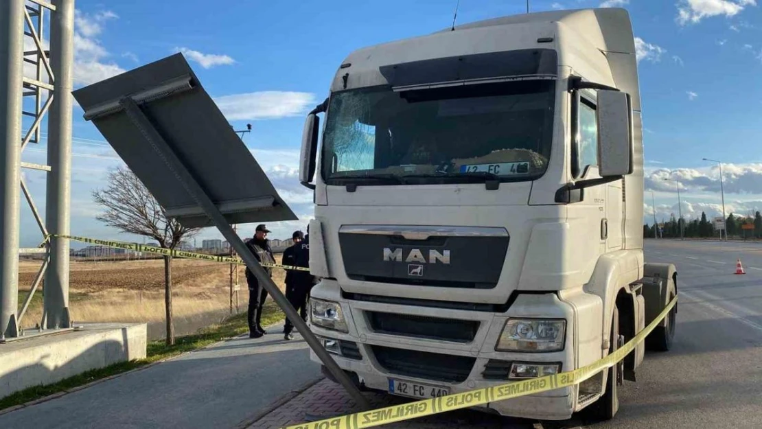 Konya'da başına levha çarpan tır sürücüsü hayatını kaybetti