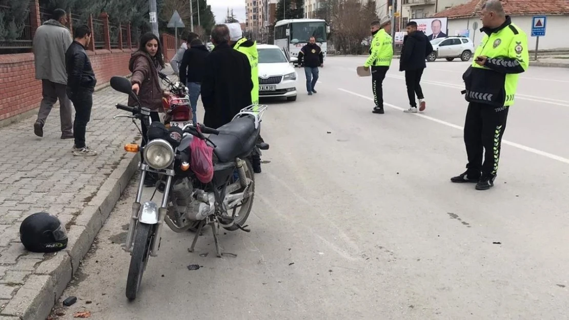 Konya'da motosikletler çarpıştı: 3 yaralı