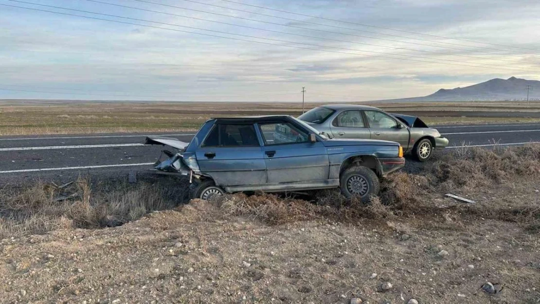 Konya'da otomobil aynı yöndeki araca arkadan çarptı: 1 ölü, 1 yaralı