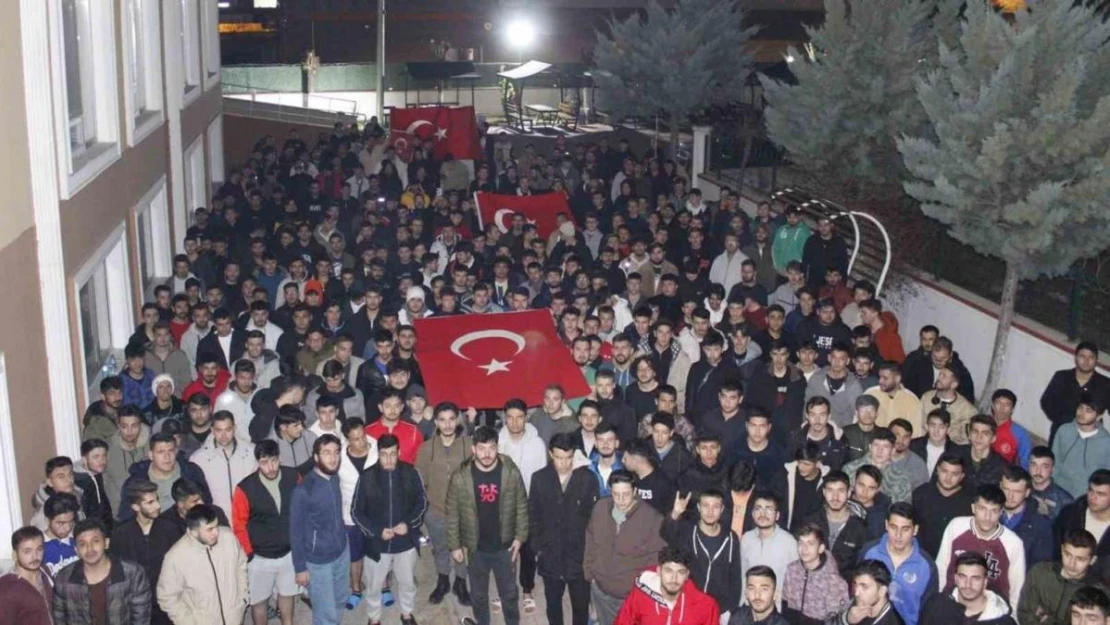 Konya'da yurtta kalan öğrenciler terörü lanetledi