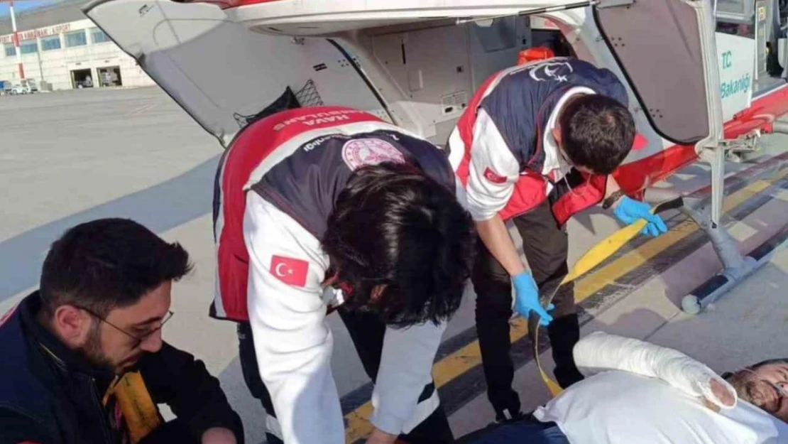 Kosta kırığı hastası için helikopter ambulans havalandı