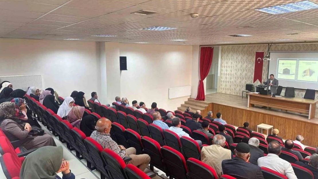 Kovancılar'da uygulamalı hac eğitim semineri düzenlendi