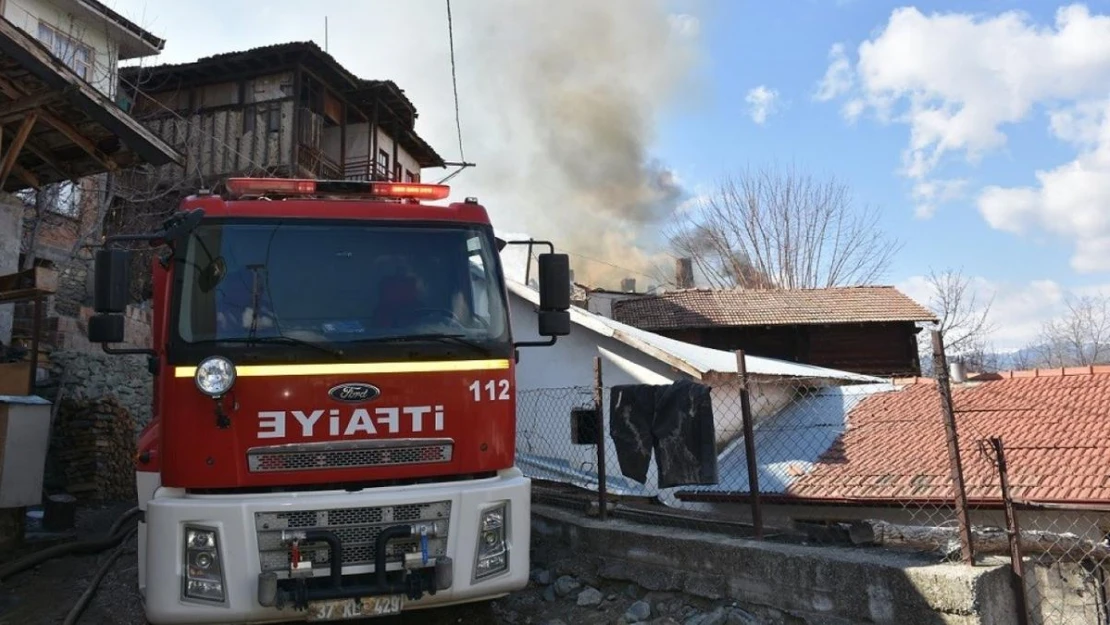 Köyde çıkan yangın büyümeden söndürüldü