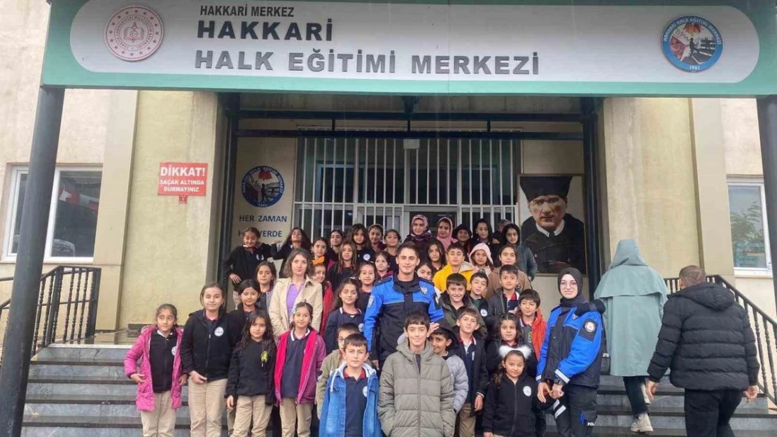 Köyde okuyan öğrencilere polislik mesleği tanıtıldı