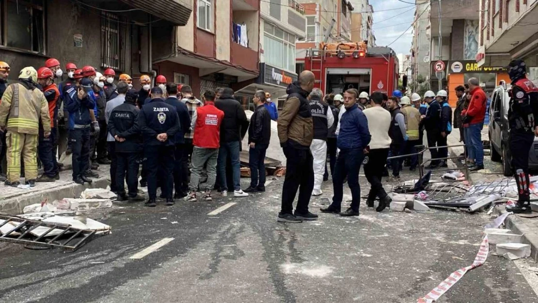 Küçükçekmece'de patlamanın yaşandığı bina dronla görüntülendi