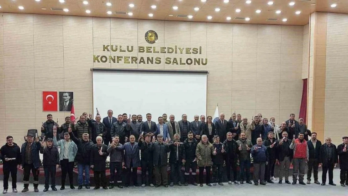 Kulu'da 90 esnaf 22 yıl sonra tapularına kavuştu