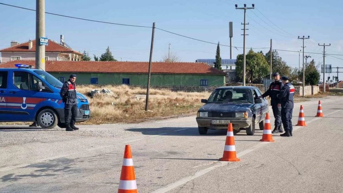 Kulu'da jandarma ekiplerinden asayiş uygulaması