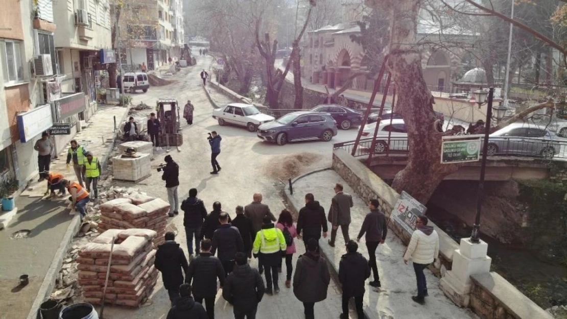 Kumludere Caddesi'nde hummalı çalışma