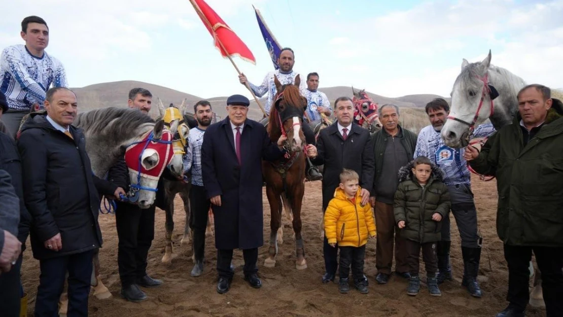 Kurtuluş kupası cirit müsabakasının kazananı dostluk oldu