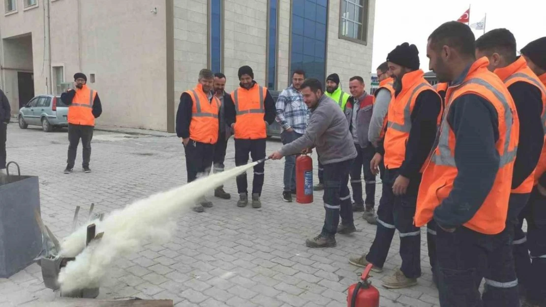 Kütahya 30 Ağustos OSB personeline temel yangın eğitimi