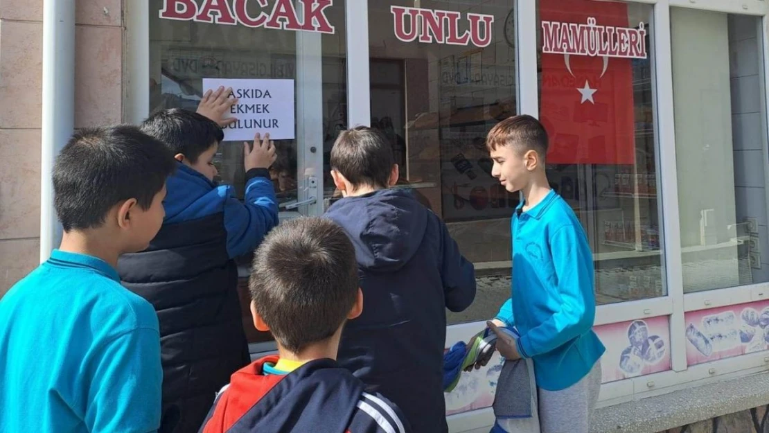 Kütahya Ahteri İmam Hatip Ortaokulundan 'Askıda Ekmek' uygulaması