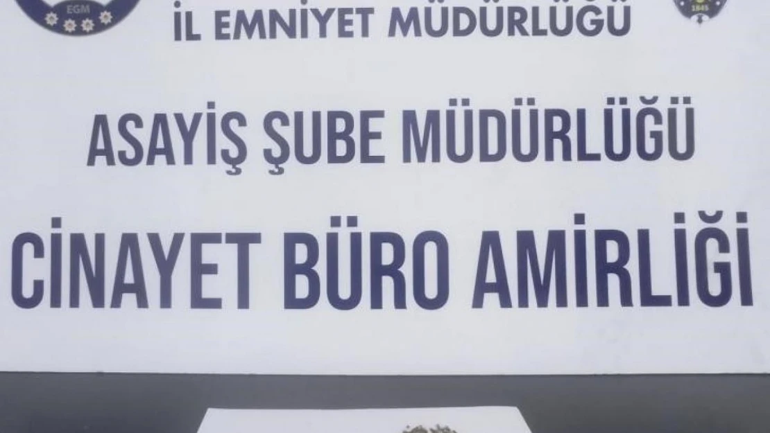 Kütahya'da araç sürücüsünün üzerinde uyuşturucu ele geçirildi