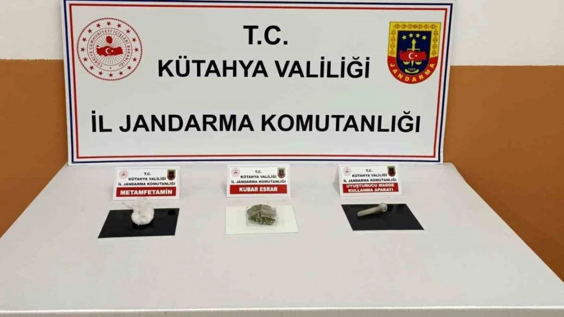 Kütahya'da aracında uyuşturucu madde ele geçirilen şüpheli tutuklandı