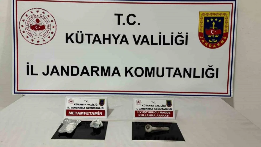 Kütahya'da durdurulan şüpheli araçta uyuşturucu ele geçirildi