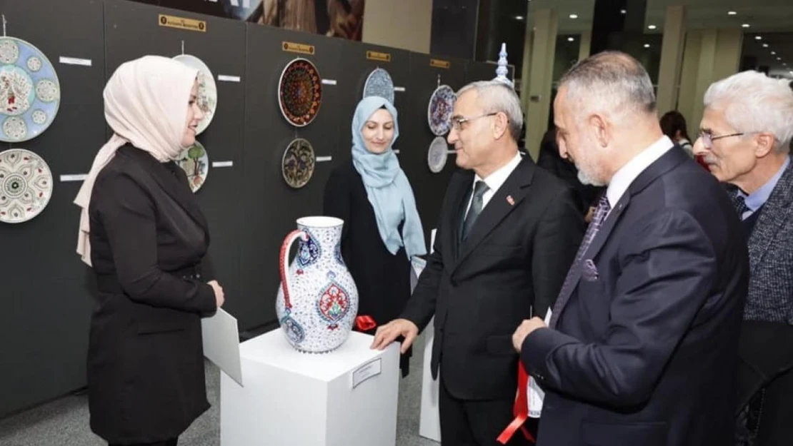 Kütahya'da düzenlenen 'Uluslararası Türk Çini Sanatı Yarışması'nın ödülleri sahiplerini buldu