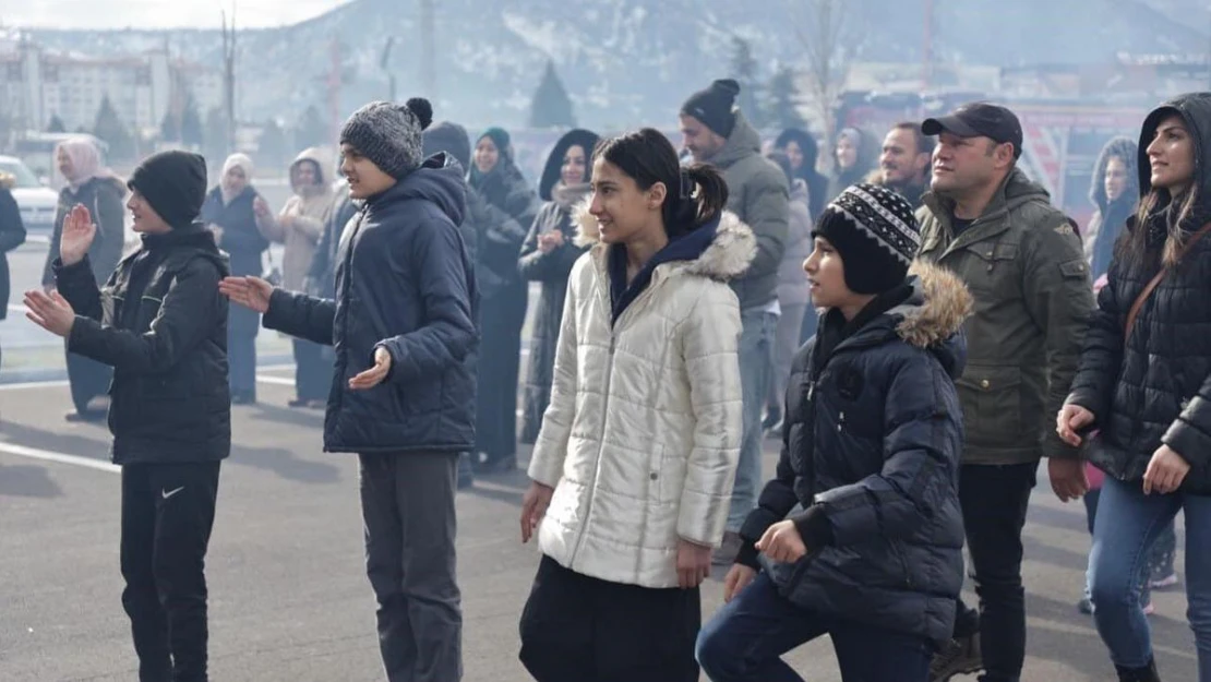 Kütahya'da öğrenciler için 'Geleceğin Sesi, Tatilin Ritmi' etkinliği