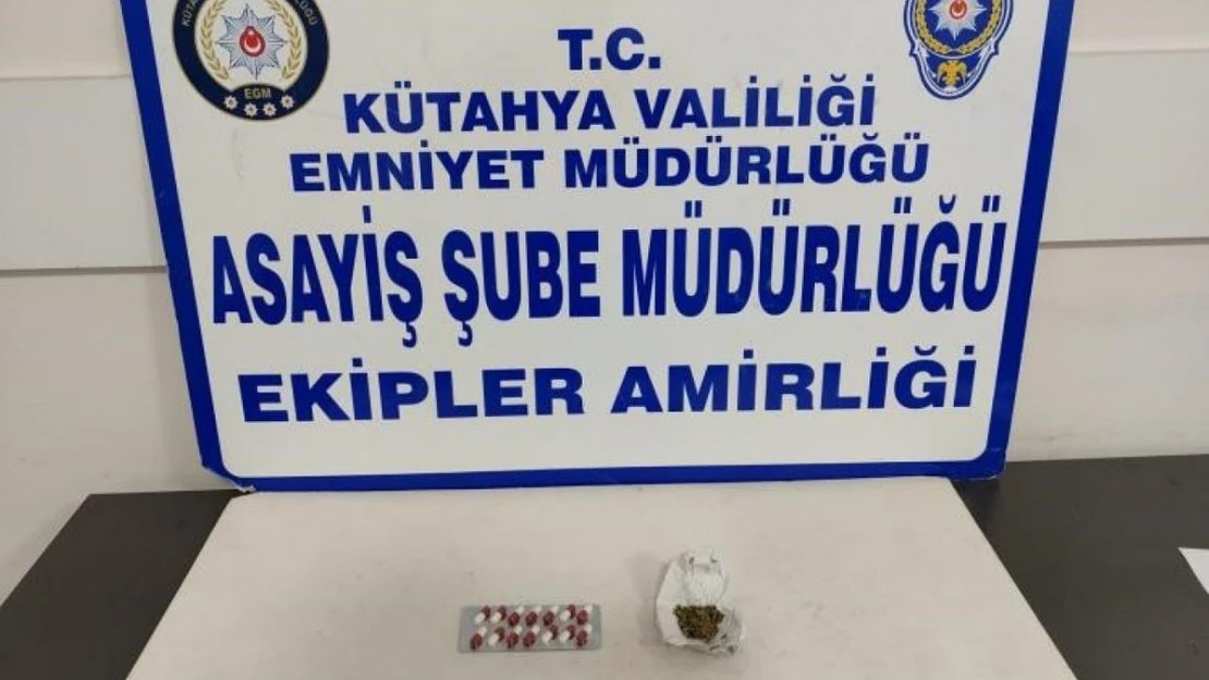 Kütahya'da şüpheli 2 şahsın üzerinde uyuşturucu ele geçirildi