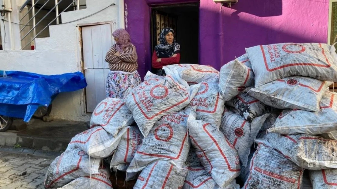 Lapseki'de kömür dağıtımı başladı