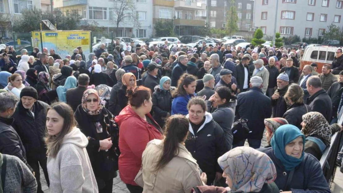 Lapseki'de umre yolcuları dualarla uğurlandı