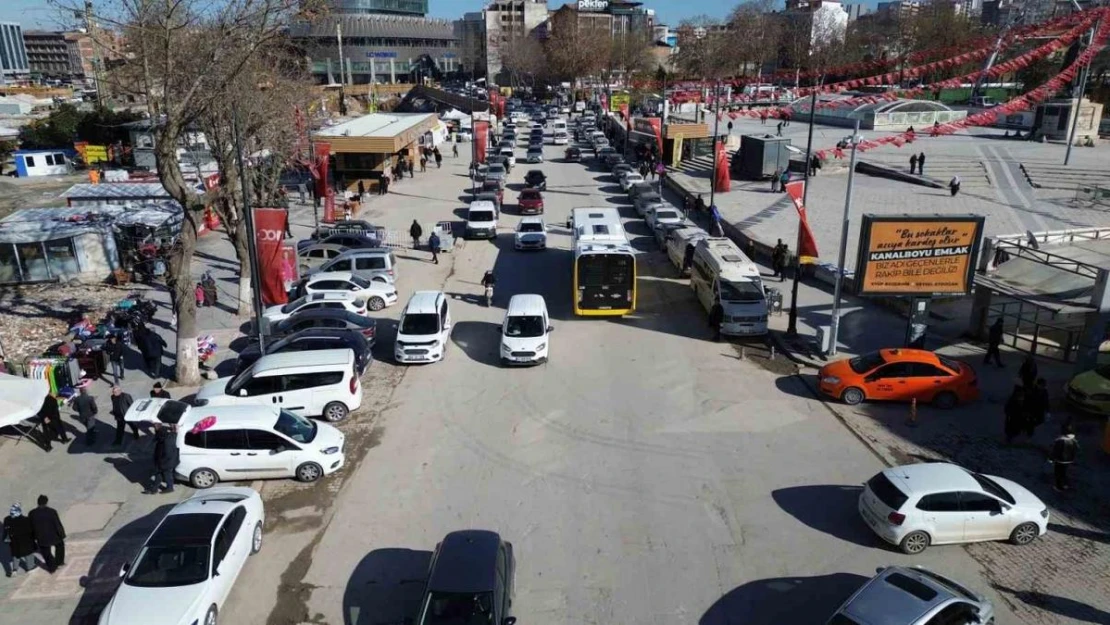 Malatya'da gelişi güzel parklar trafik yoğunluğuna neden oluyor