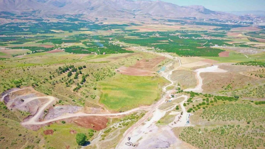 Malatya'da Yenice Barajı'nda çalışmalar devam ediyor