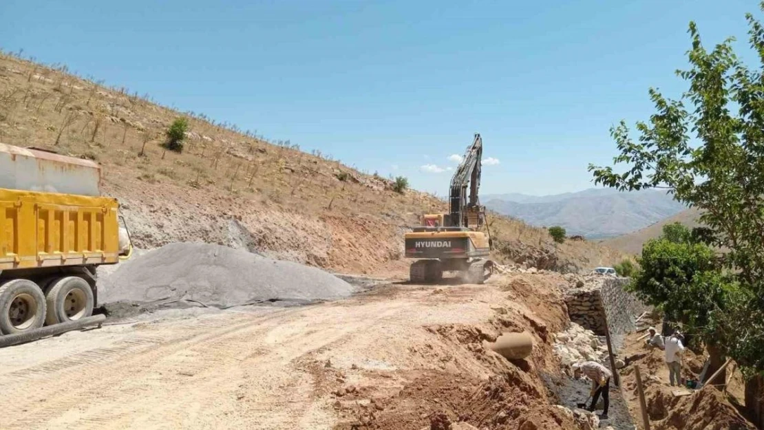 Malatya genelinde istinat duvarı çalışmaları devam ediyor