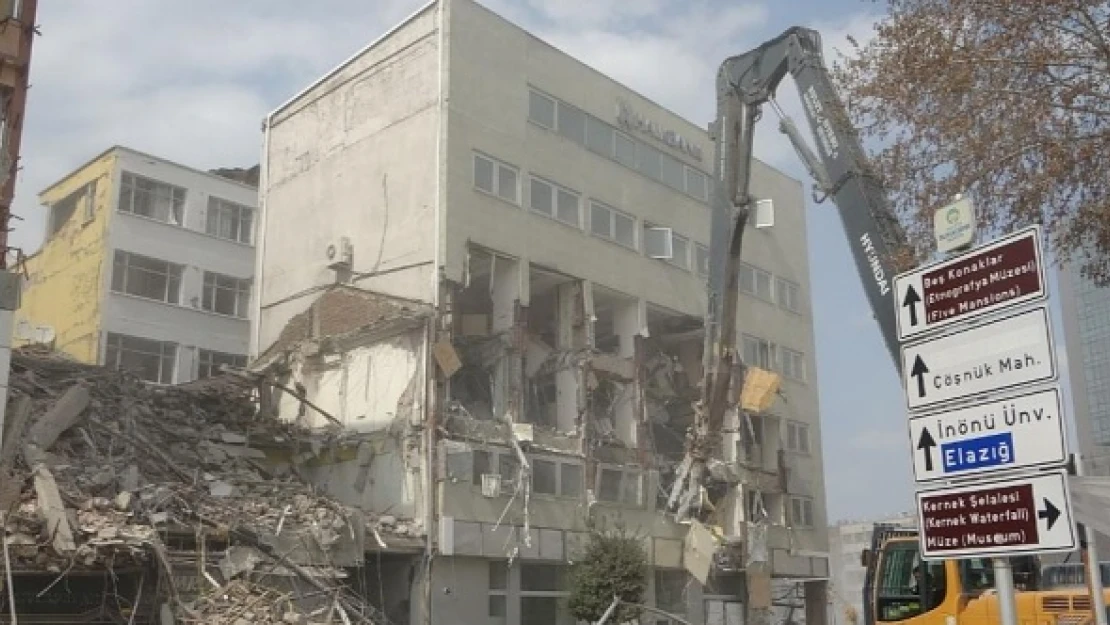 Malatya'da deprem sonrası çalışmalar sürüyor