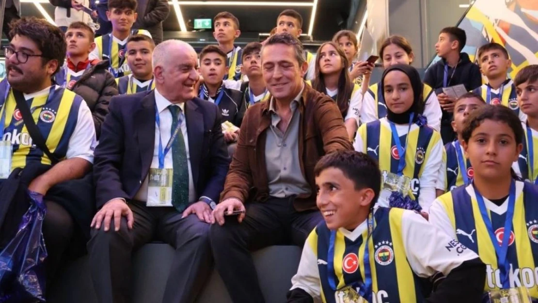 Malatyalı depremzede çocuklara Fenerbahçe Başkanı Ali Koç'tan sürpriz