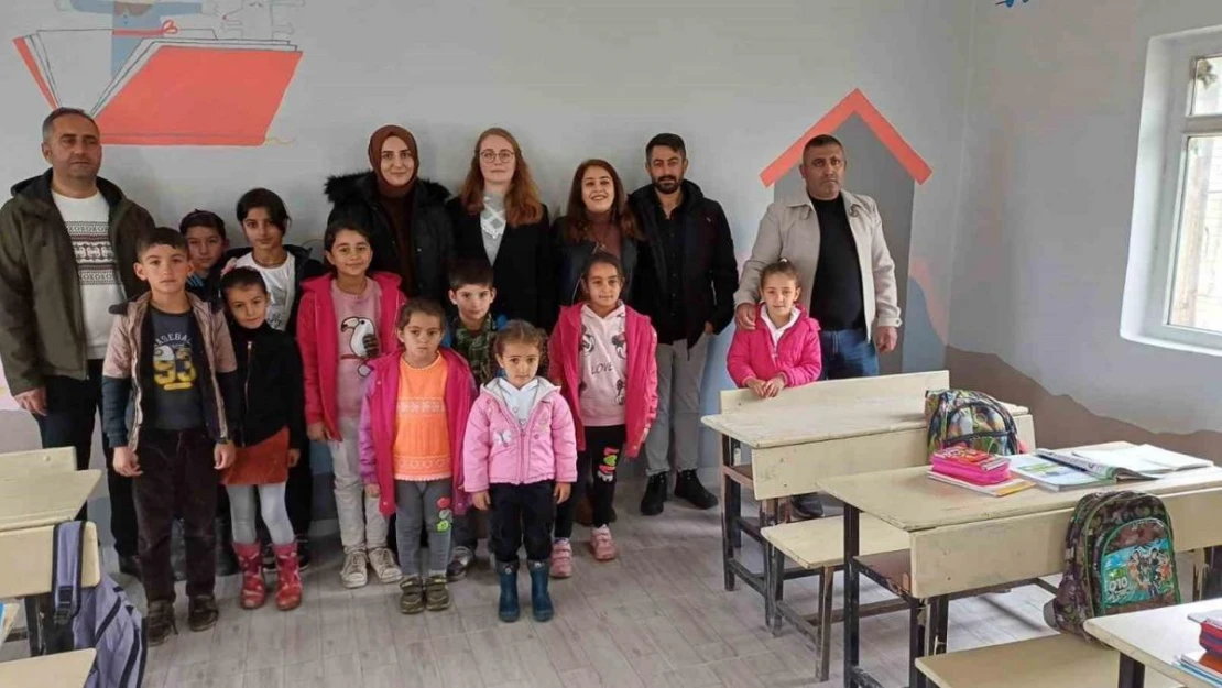 Malazgirt'te doktor ve sağlık çalışanları bu sefer okulu iyileştirdi