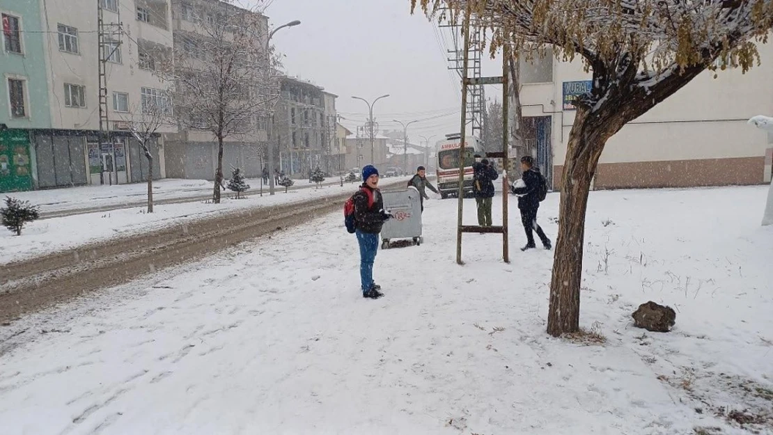 Malazgirt'te kar yağışı