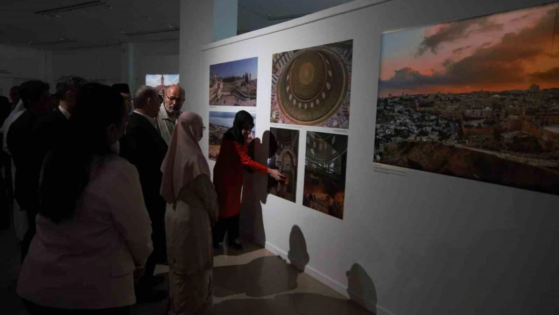 Malezya İslam Sanatları Müzesinde fotoğraf sergisi açıldı