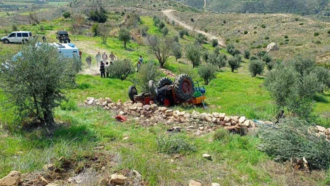 Manavgat'ta devrilen traktörün altında kalan sürücü yaralandı